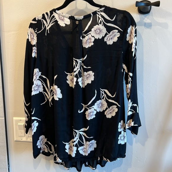 Volcom blouse, black floral, flowy, size M - Picture 3 of 5